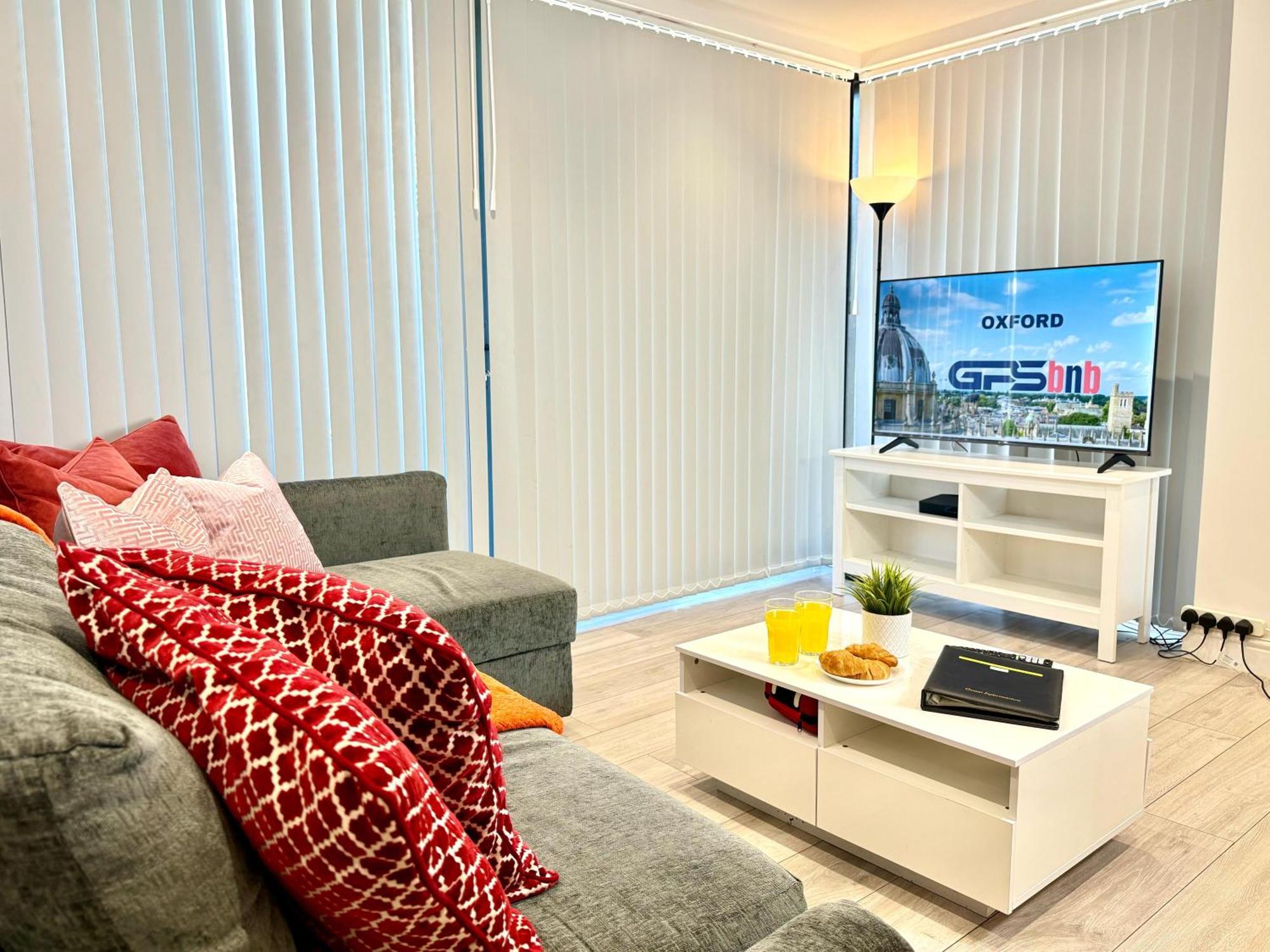 קידלינגטון Evergreen Lodge - Two Bed Lux Flat - Parking, Garden, Patio, Wifi, Netflix - Close To Blenheim Palace & Oxford - F3 מראה חיצוני תמונה