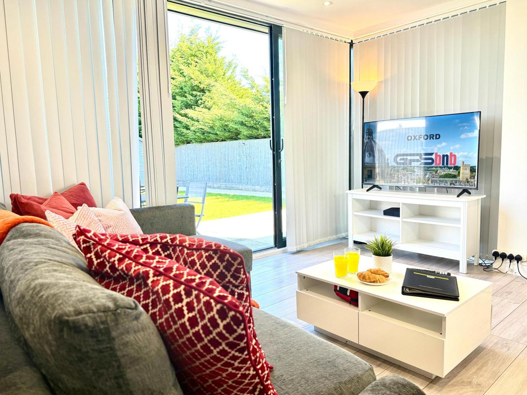 קידלינגטון Evergreen Lodge - Two Bed Lux Flat - Parking, Garden, Patio, Wifi, Netflix - Close To Blenheim Palace & Oxford - F3 מראה חיצוני תמונה
