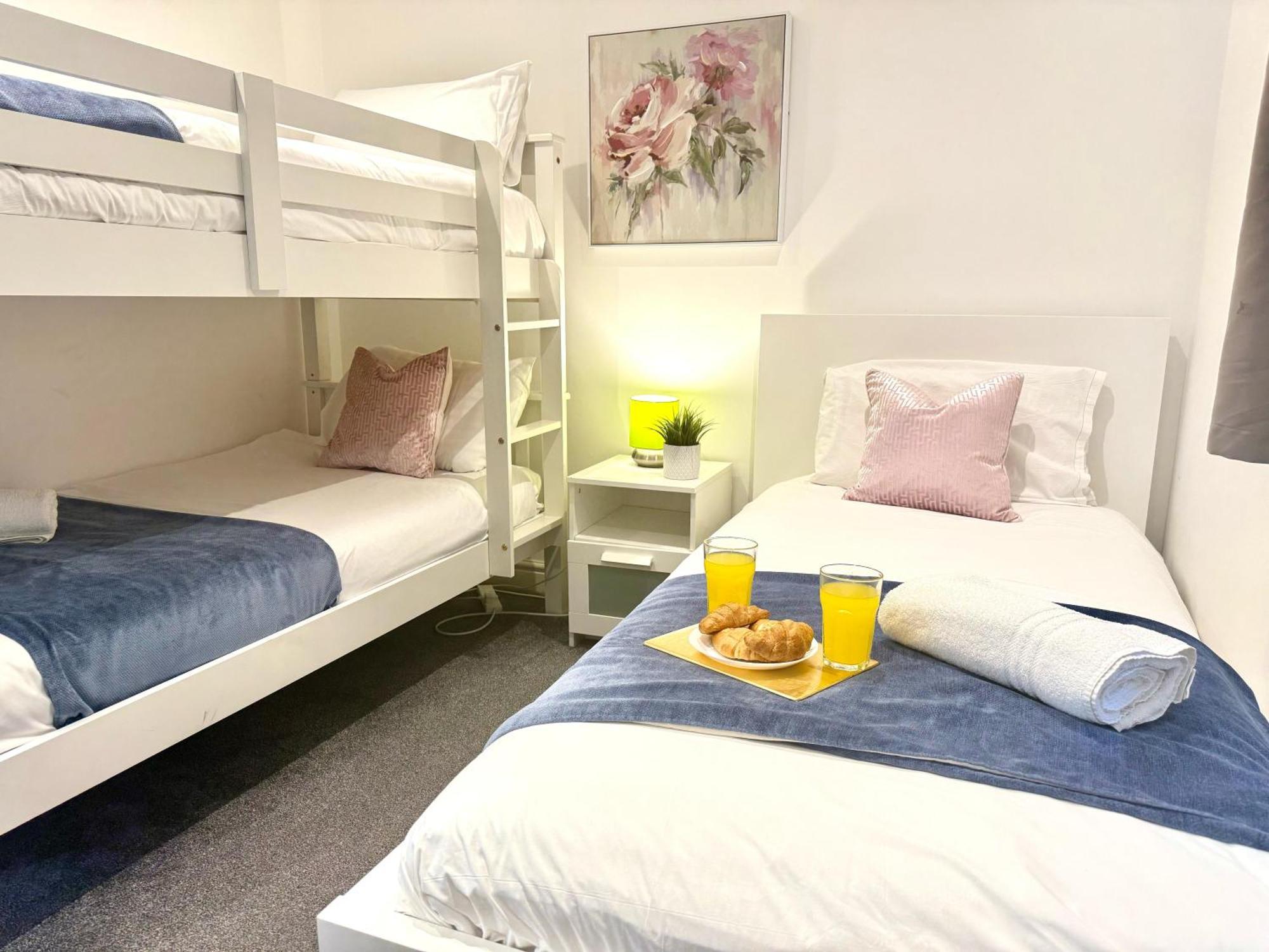 קידלינגטון Evergreen Lodge - Two Bed Lux Flat - Parking, Garden, Patio, Wifi, Netflix - Close To Blenheim Palace & Oxford - F3 מראה חיצוני תמונה
