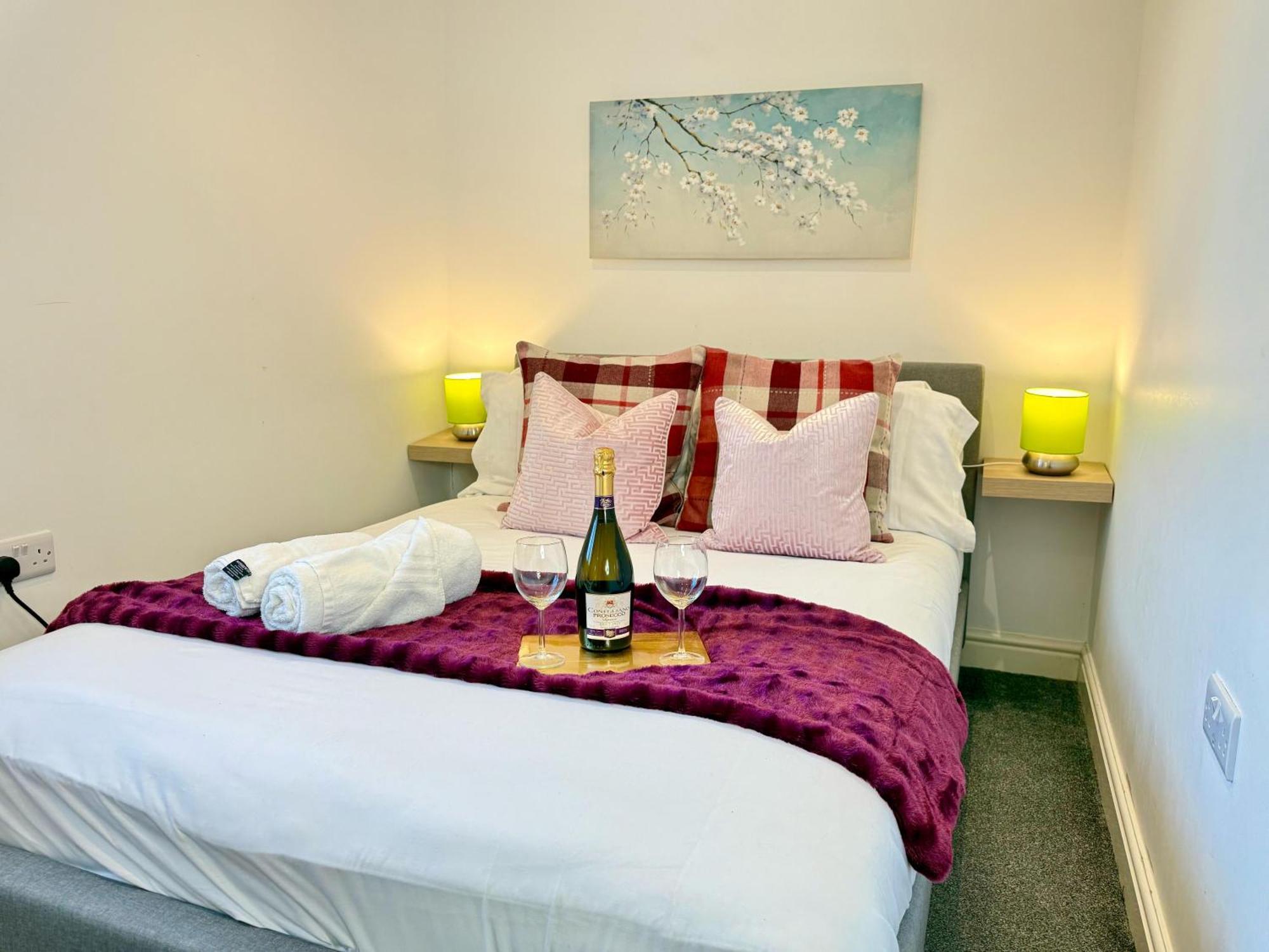 קידלינגטון Evergreen Lodge - Two Bed Lux Flat - Parking, Garden, Patio, Wifi, Netflix - Close To Blenheim Palace & Oxford - F3 מראה חיצוני תמונה