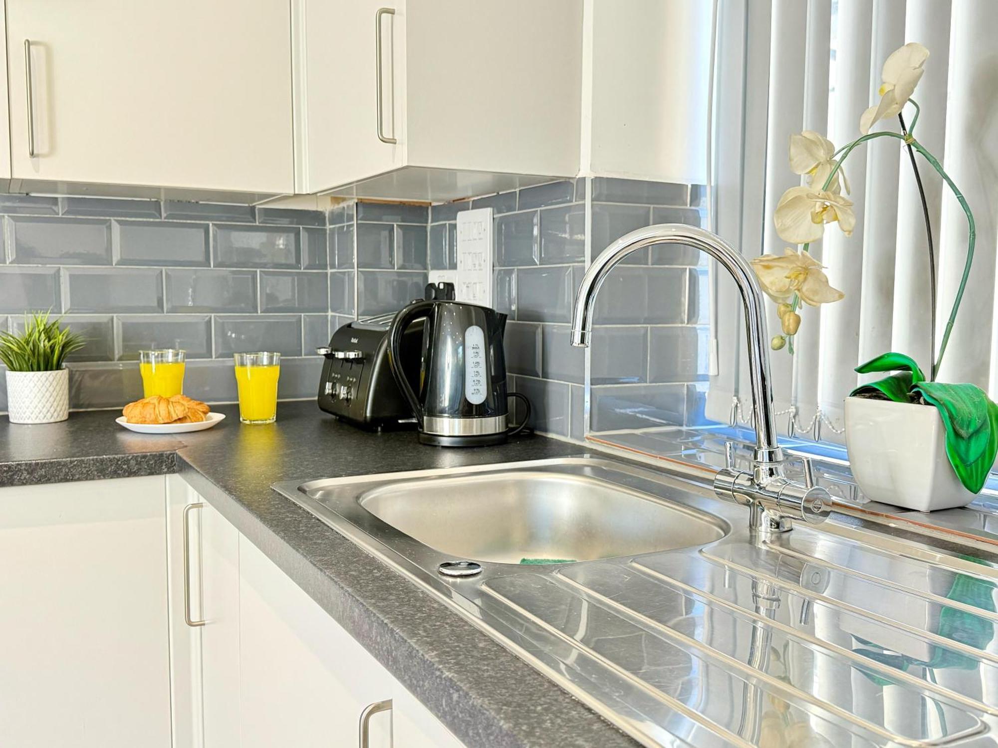 קידלינגטון Evergreen Lodge - Two Bed Lux Flat - Parking, Garden, Patio, Wifi, Netflix - Close To Blenheim Palace & Oxford - F3 מראה חיצוני תמונה