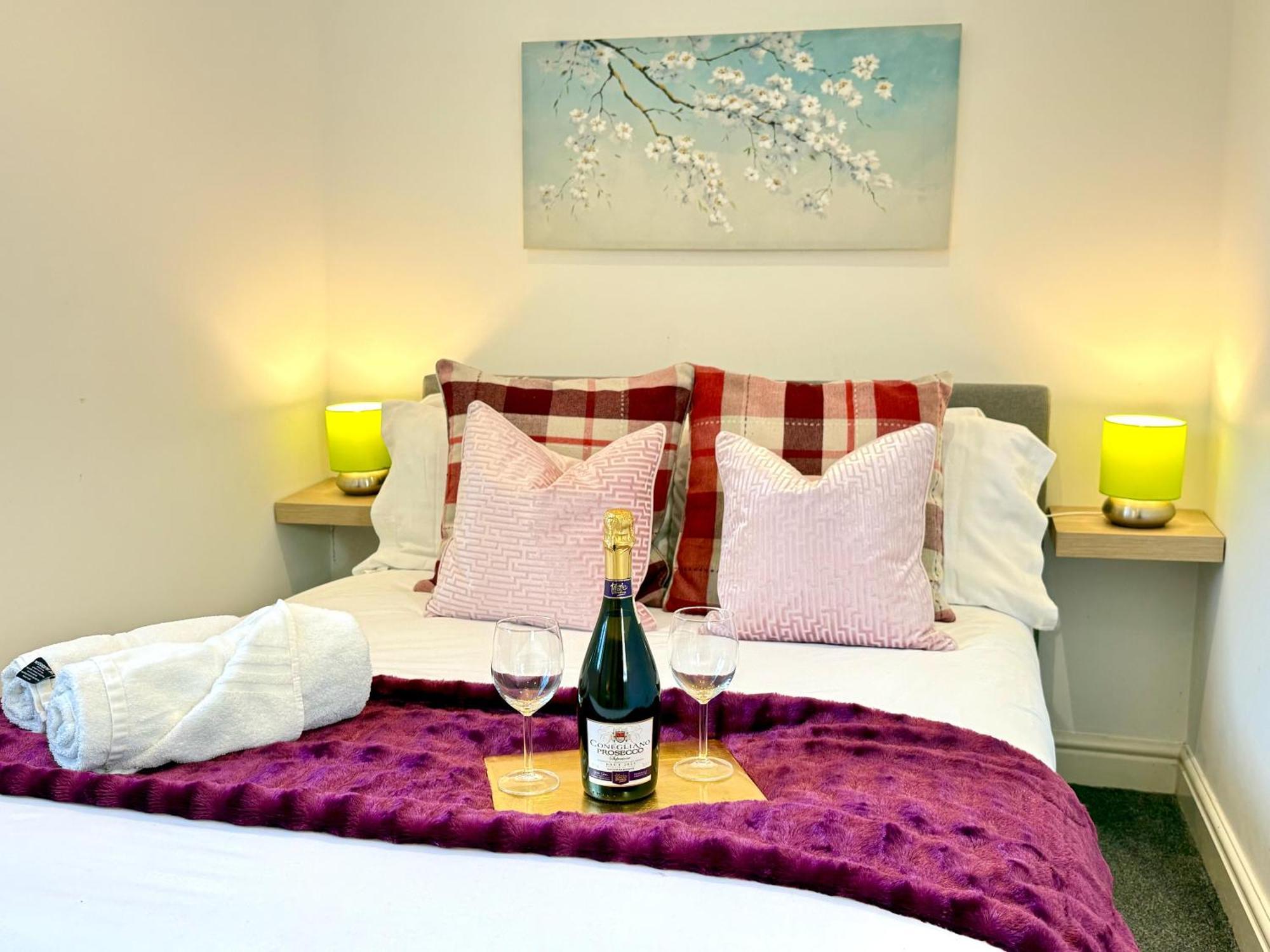 קידלינגטון Evergreen Lodge - Two Bed Lux Flat - Parking, Garden, Patio, Wifi, Netflix - Close To Blenheim Palace & Oxford - F3 מראה חיצוני תמונה